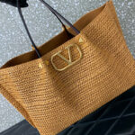 Valentino Medium Shopping Bag In Synthetic Raffia